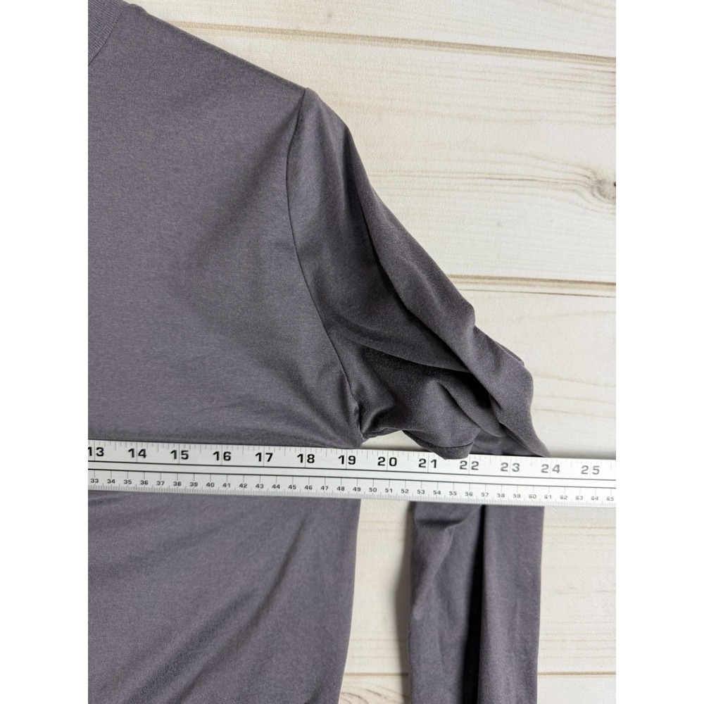Vuori Sweatshirt Womens Medium Purple Crewneck Lightweight Stretch Pullover Yoga - Picture 5 of 7